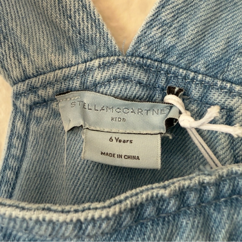 NEW. Floral-embroidered denim dungarees. Size 6 years. - Picture 4 of 10